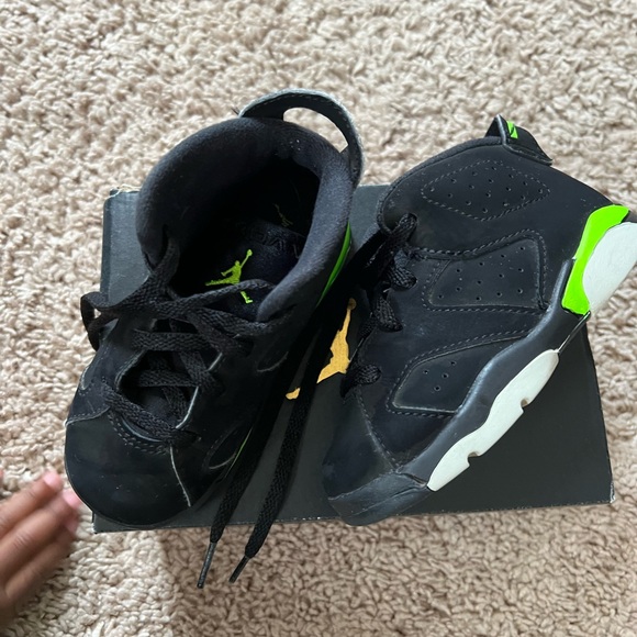 Air Jordan 6 Retro Electric Green- size 7c - Picture 6 of 7